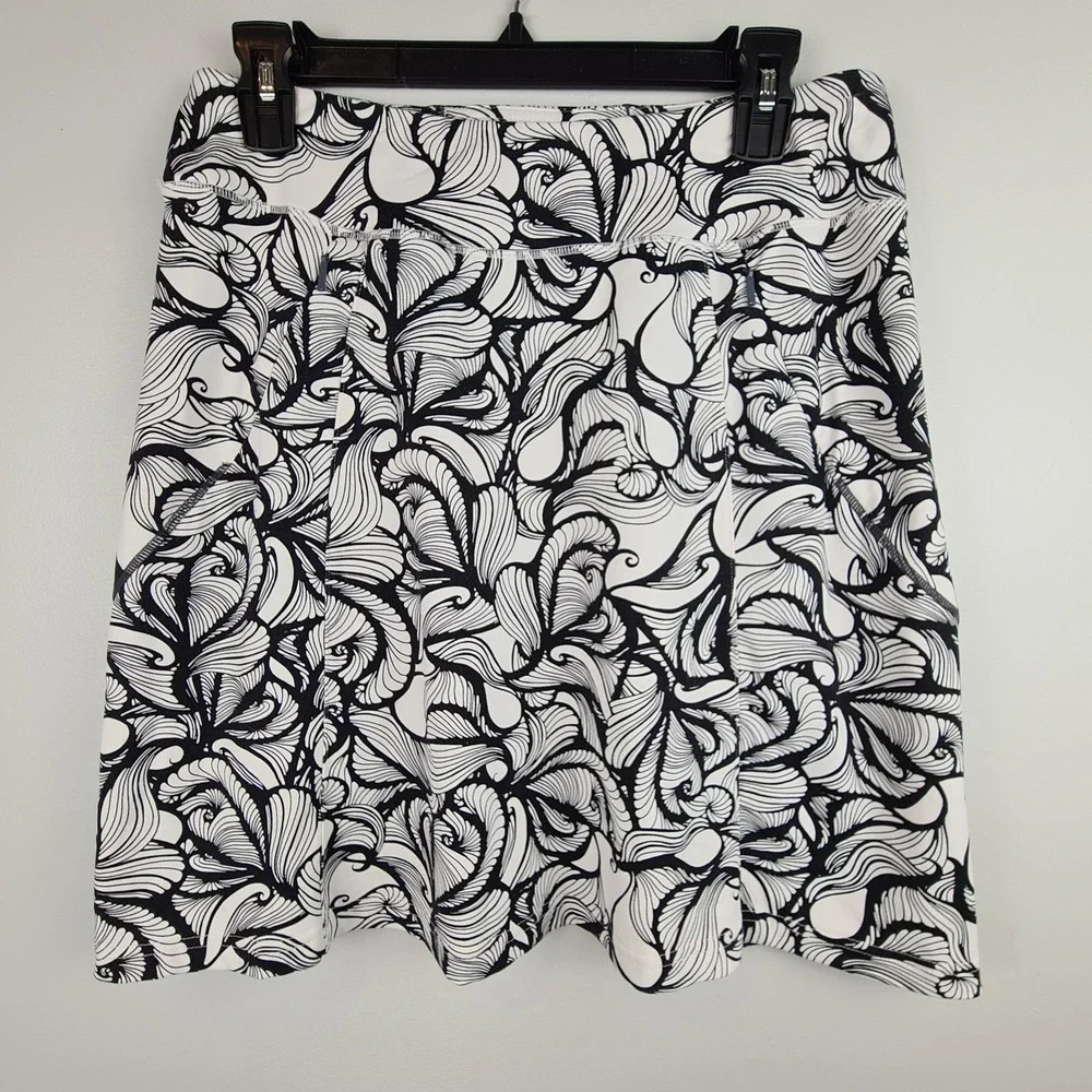Title Nine Pull On‎ Skirt Black White Swirls Small Golf Pocket Granola Outdoor